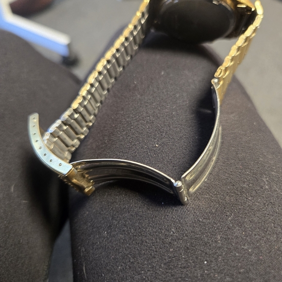 Seiko Gold Tone Men's Chronograph Watch James Bond Watch - Picture 8 of 11